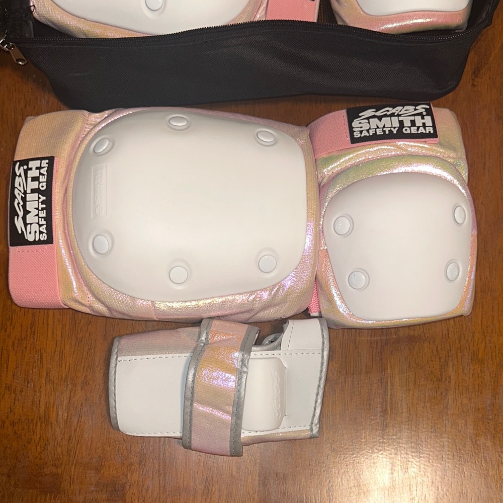 SMITH Pink Iridescent Skate Protective Pad Set - Picture 2 of 4